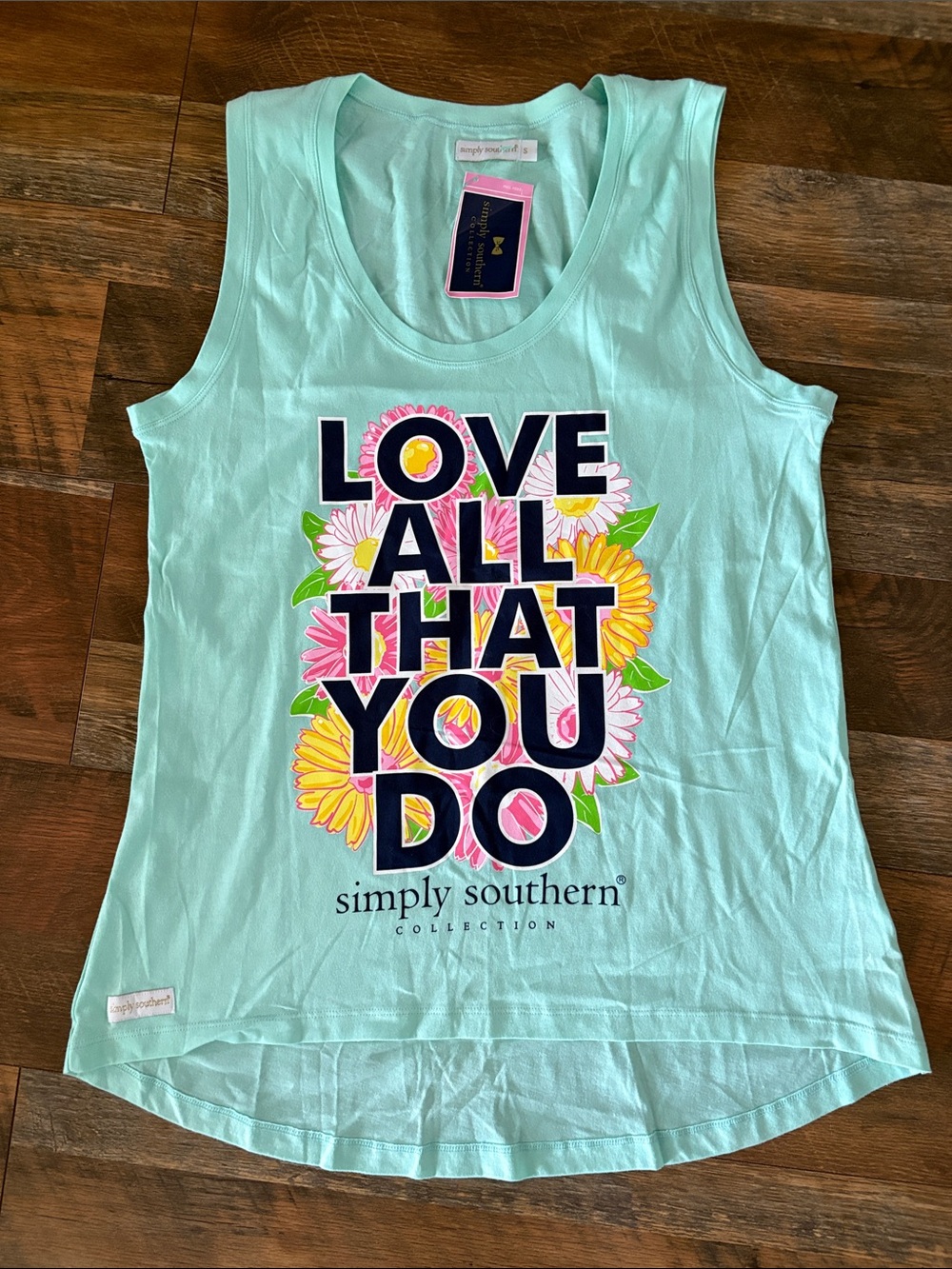 Simply Southern Women’s Blue Graphic Floral Tank. NWTs!!